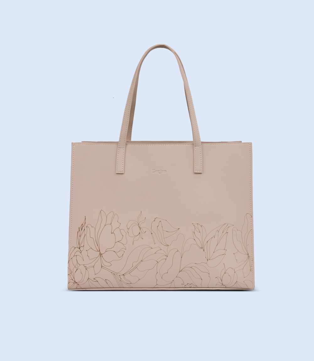 Borjan Shoes - TOTE-ALLY CHIC- This Trendy Tote Bag Is An Essential This  Season! Head Over To Our Website To Shop Online, Place Your Orders On  WhatsApp Or Visit Your Nearest Store.